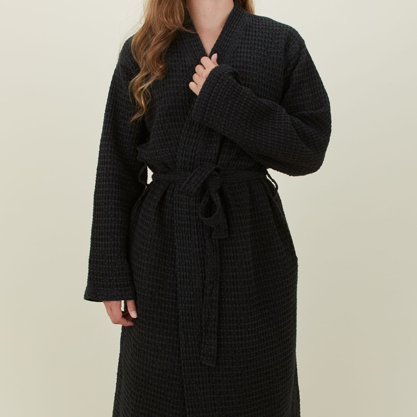 Hawkins New York Simple Waffle Bathrobe Black Small