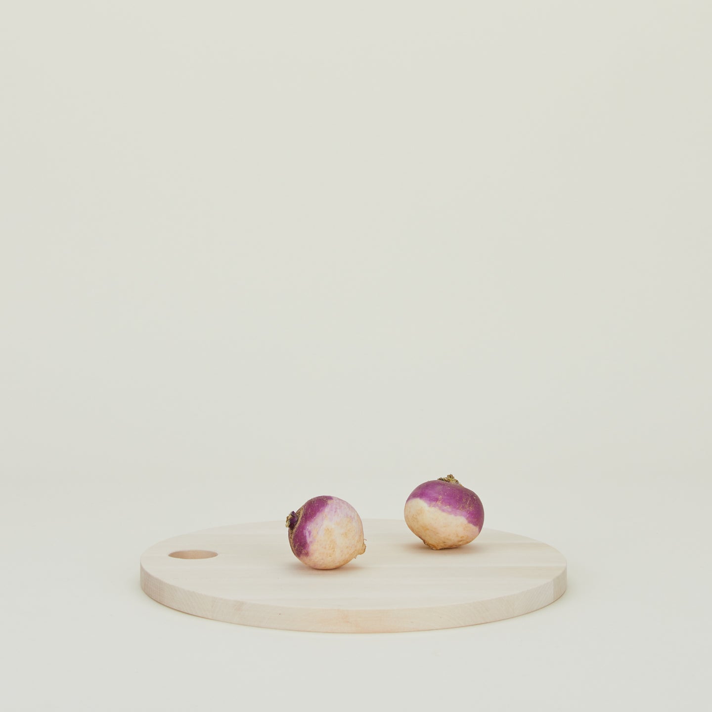 Iris Hantverk birch round cutting board