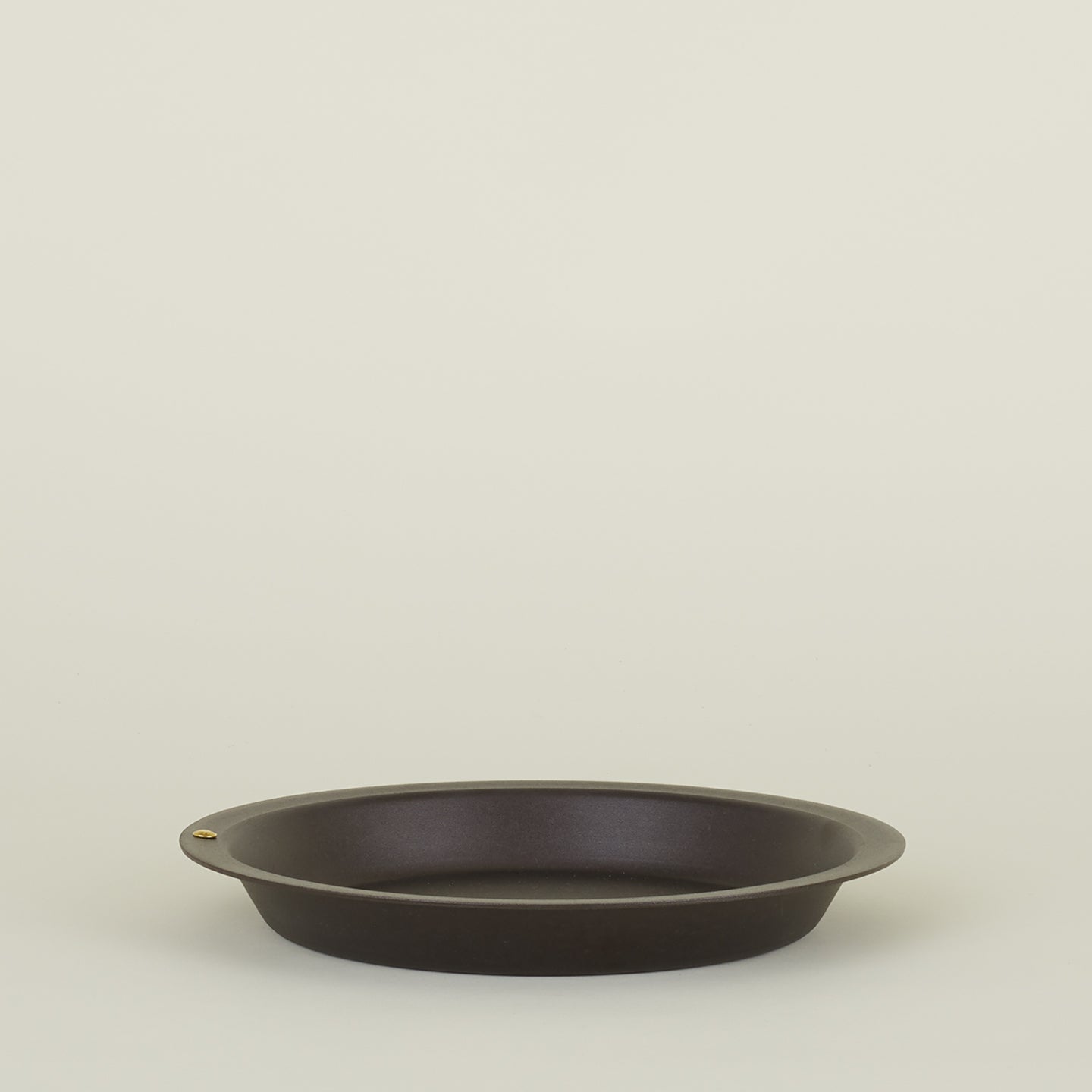 Spun iron pie dish