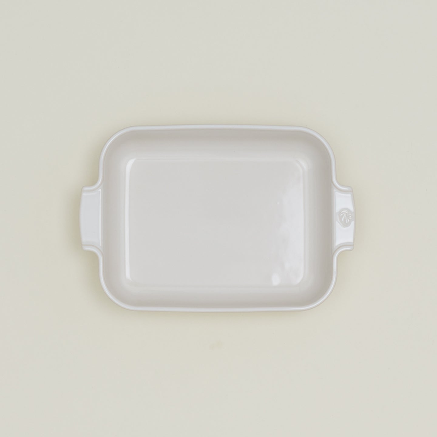 Rectangular baking dish