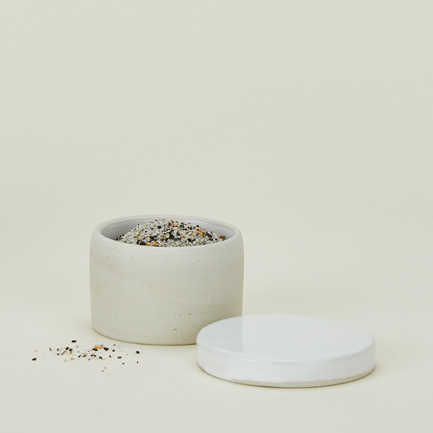 Atelier Trema sugar et salt pot with lid off and salt