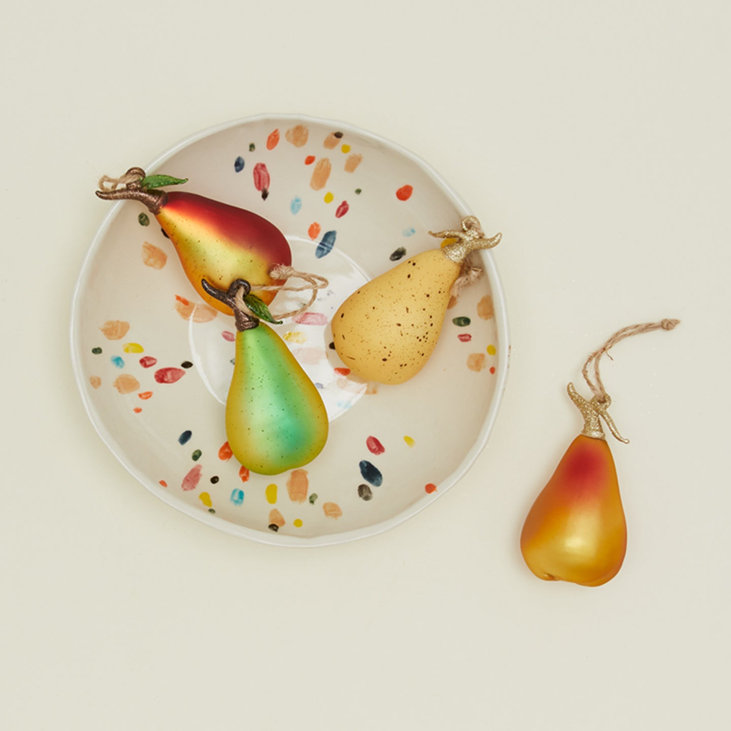 Orchard pear ornament set of 4 with plate