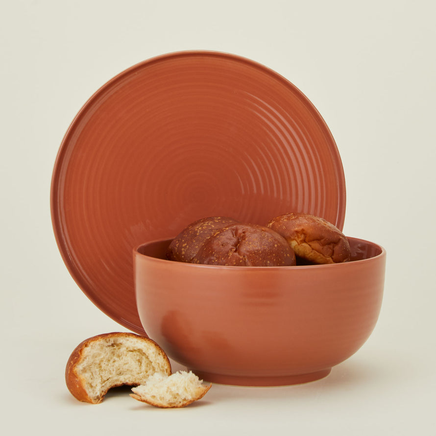 Essential serverware set with platter and serving bowl in terracotta with bread