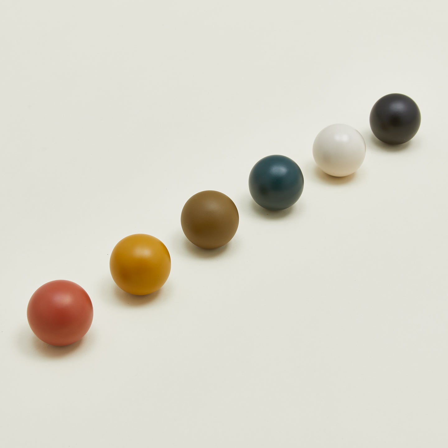 Large sphere knobs in a variety of colors.