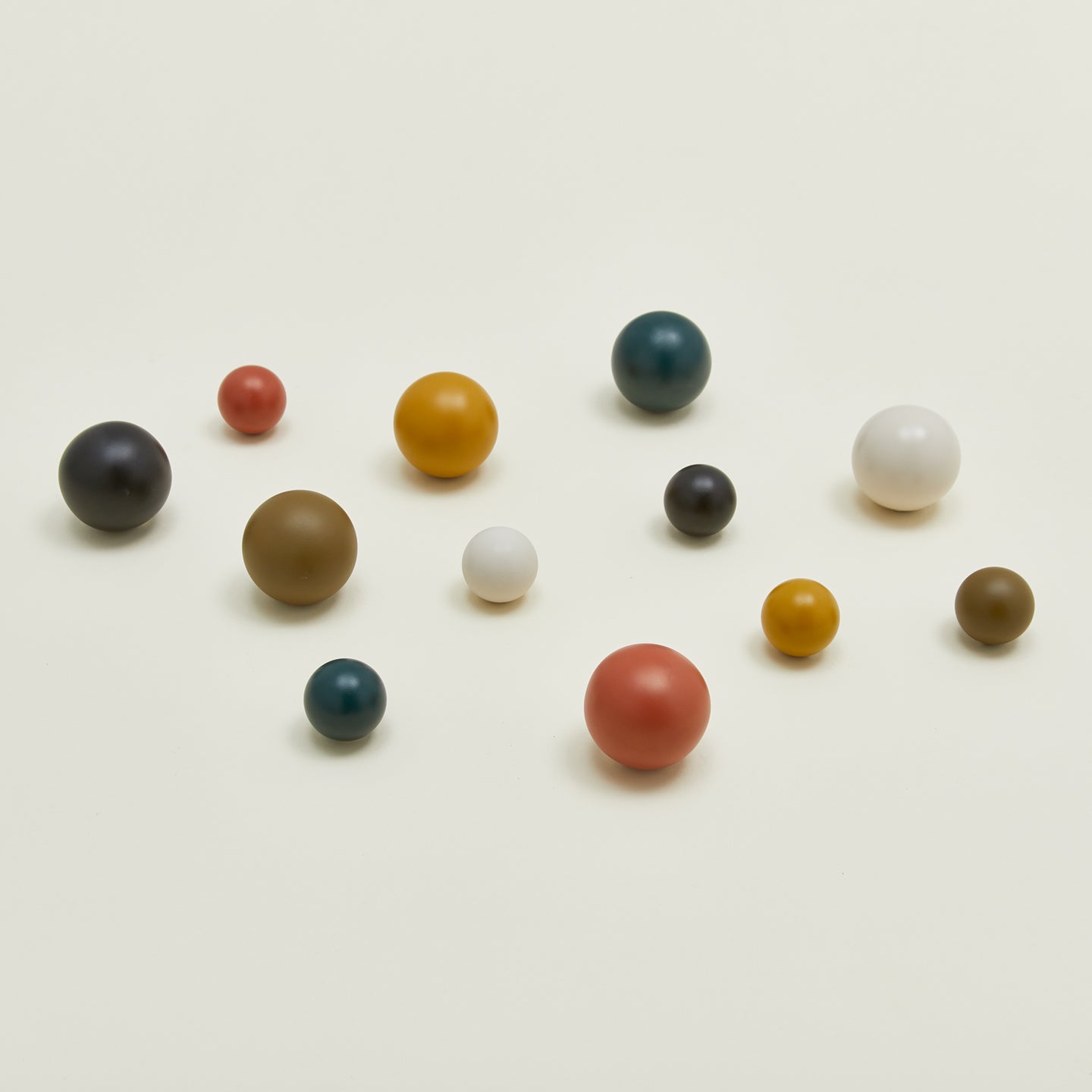 Sphere knobs in a variety of colors and sizes.