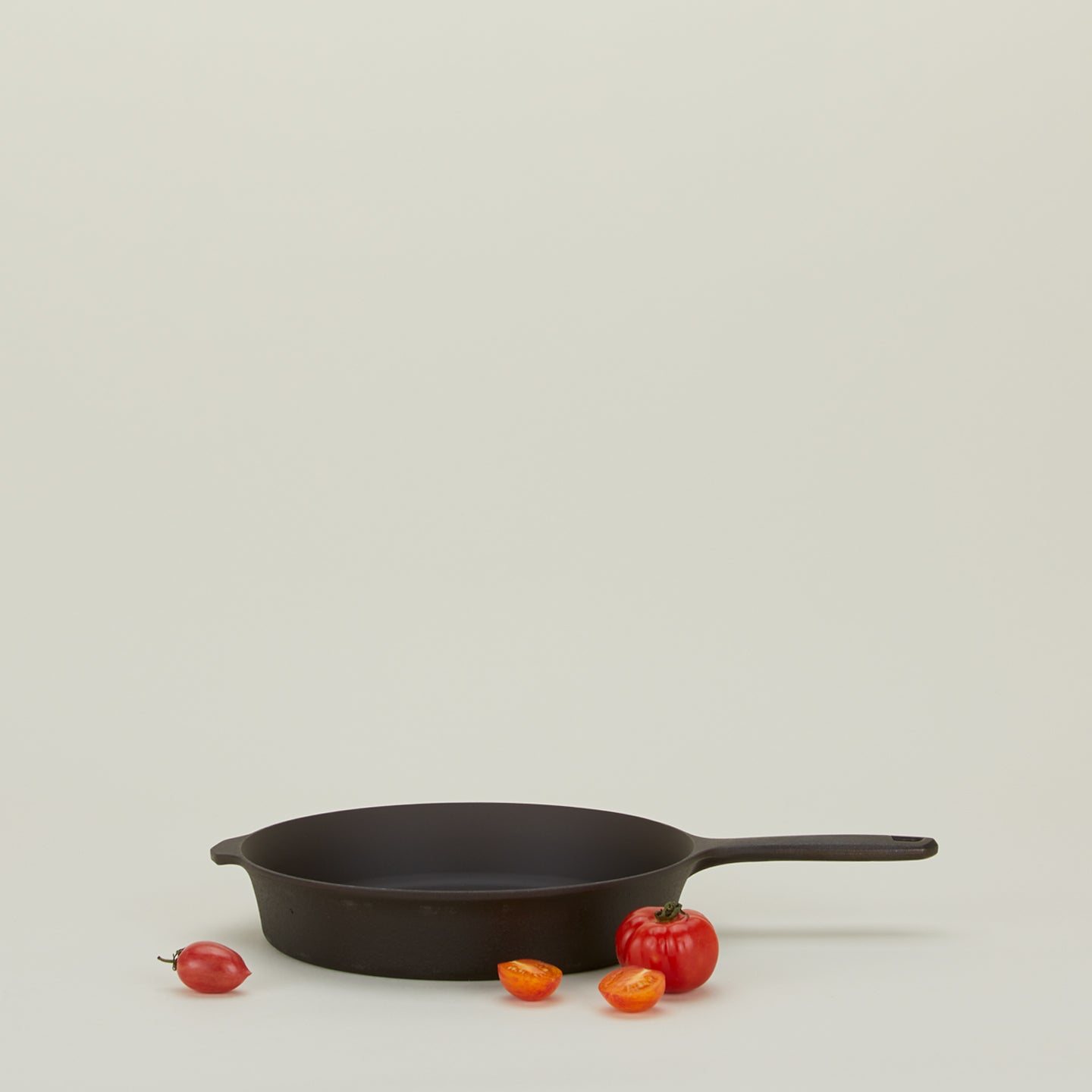 Field company cast iron cookware small with tomatoes