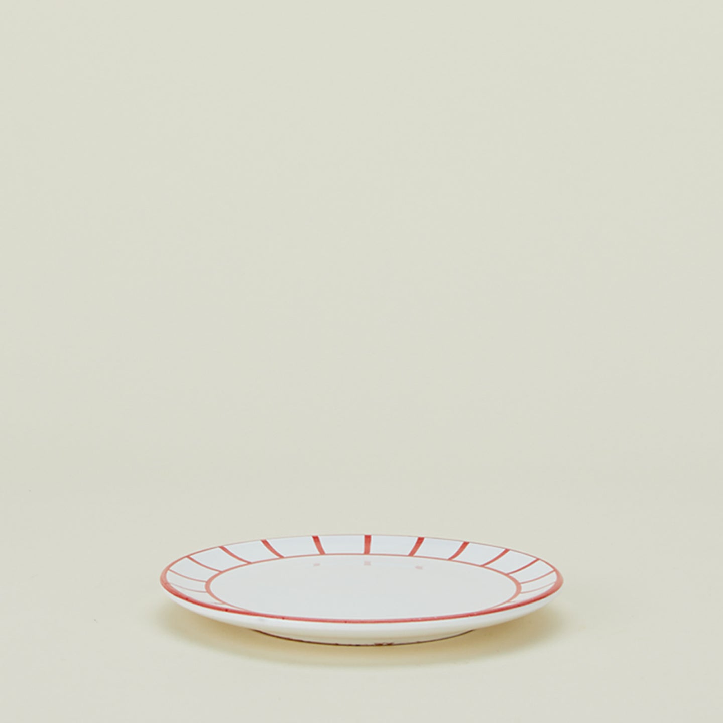 Jore Copenhagen fence edge lunch plate in white.