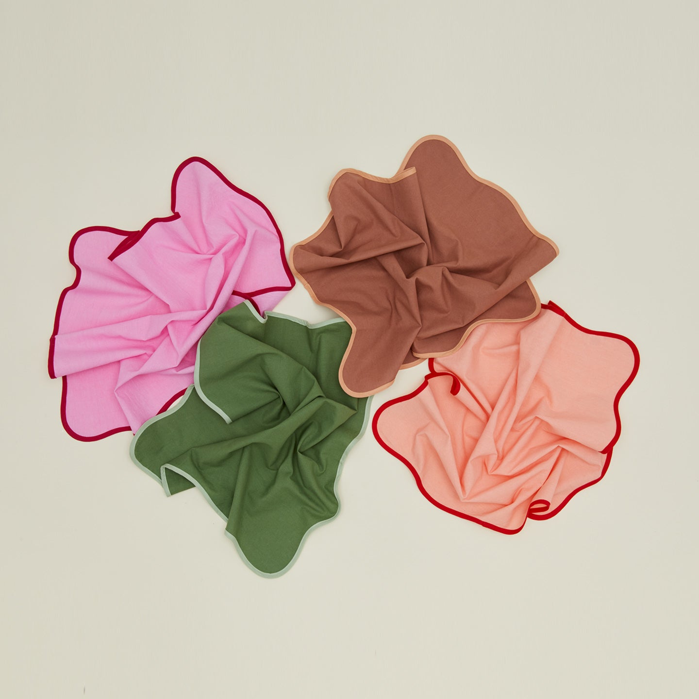 Modafleur scalloped napkin family in various colors