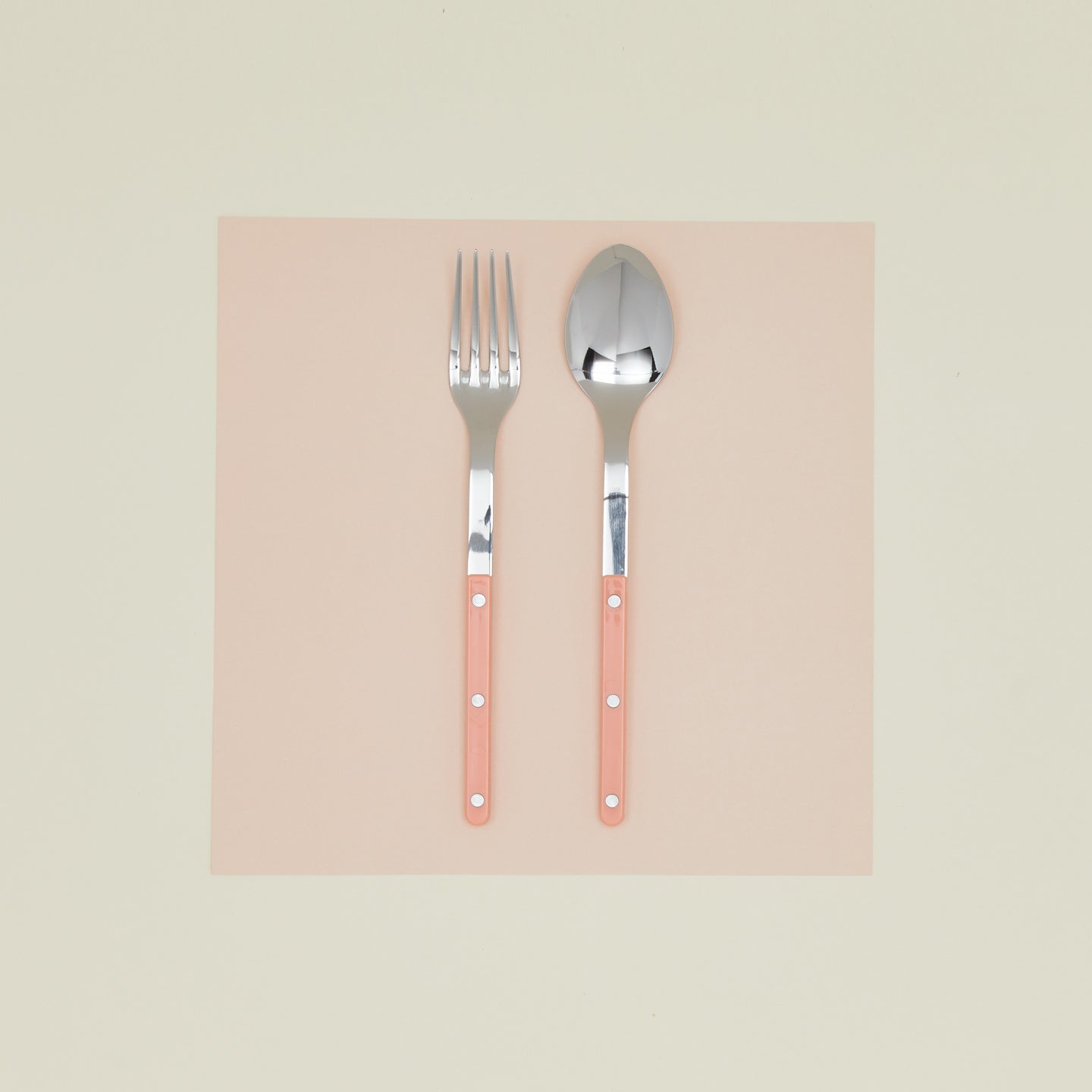 Bistrot Serving Set in nude pink.