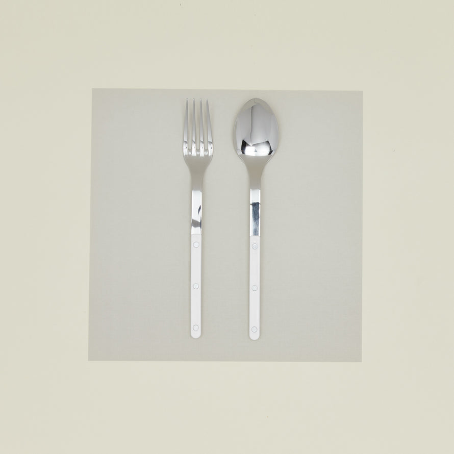 Bistrot Serving Set in white.