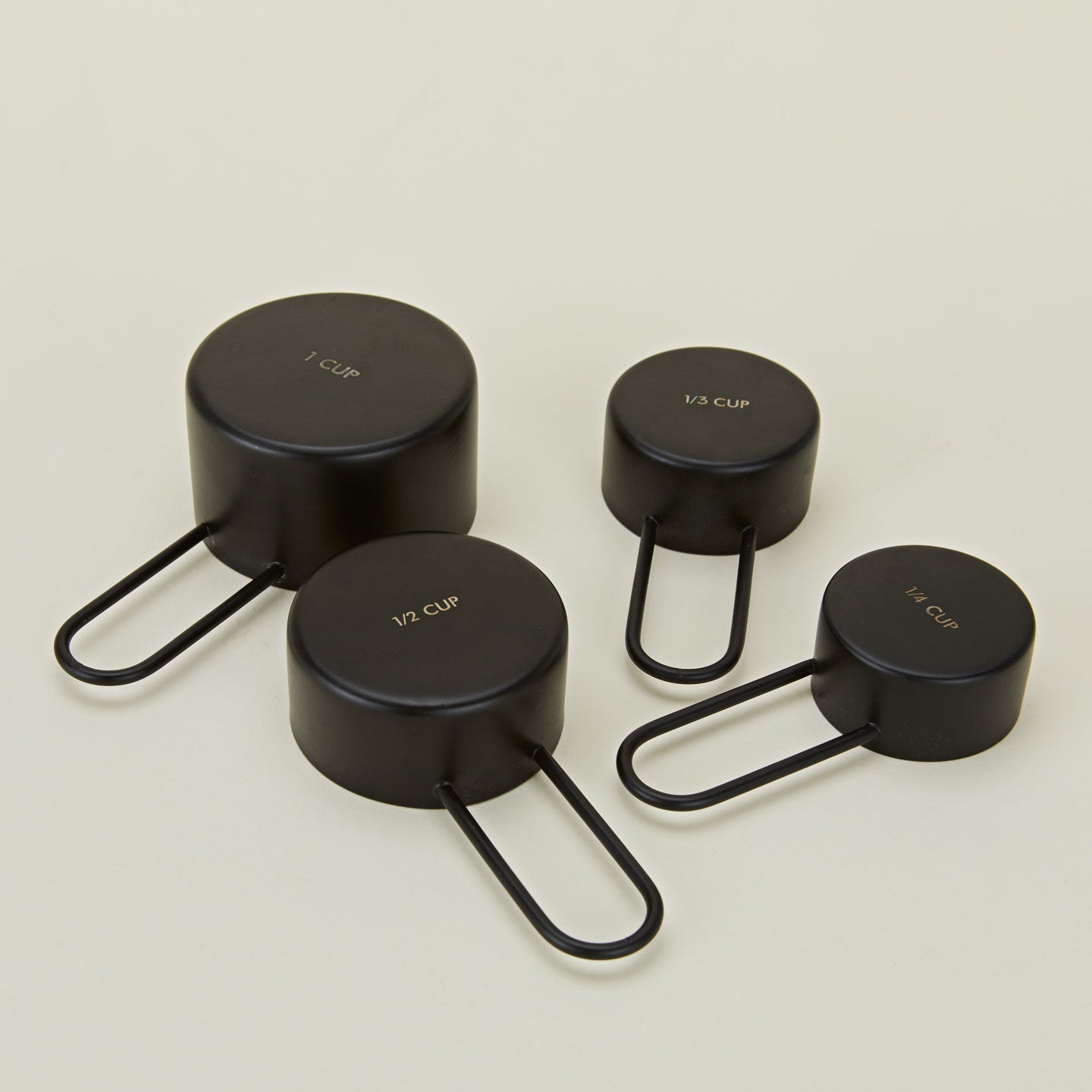 Simple measuring cups in black