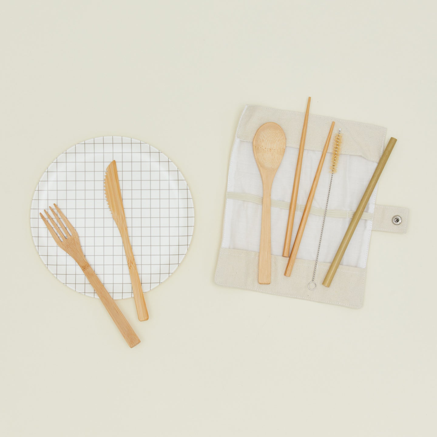 Smile Boutique bamboo cutlery set with plate